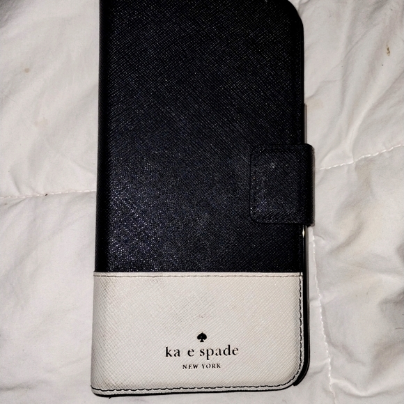 Kate Spade iPhone 7/8 case with folio and mirror - Picture 4 of 5
